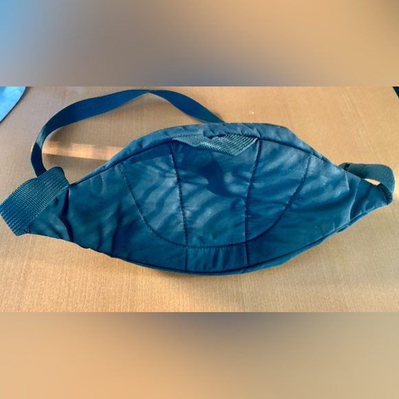 Addidas Fanny pack - Picture 4 of 10